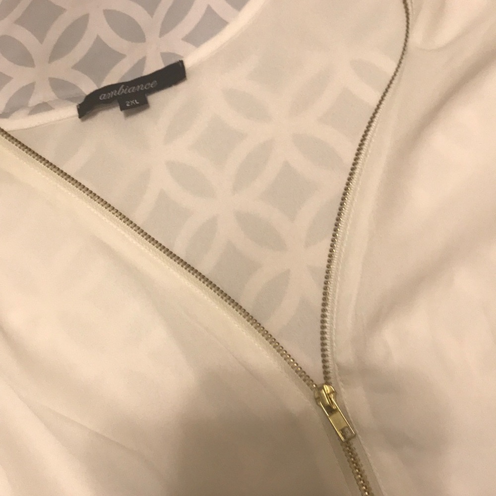 White zipper tank top new - Picture 3 of 3